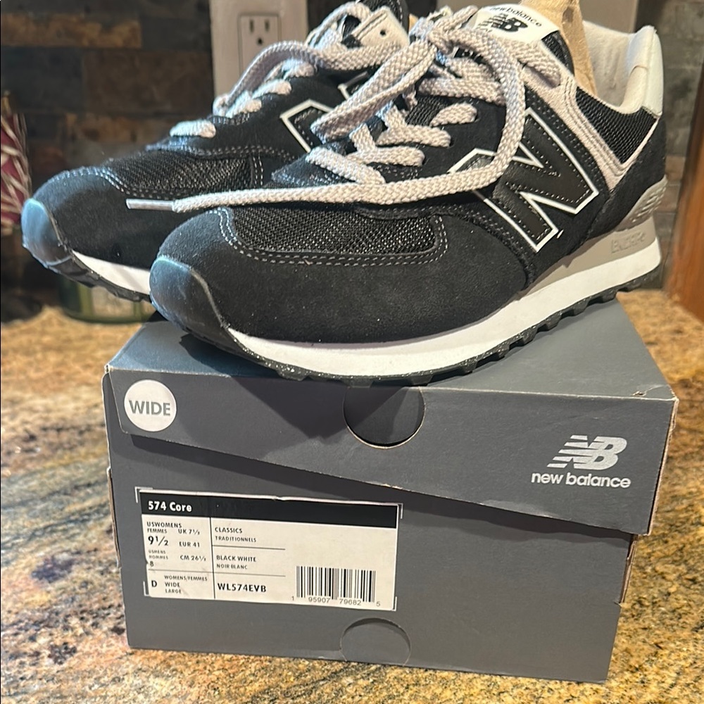 New Balance Women’s Black Sneakers